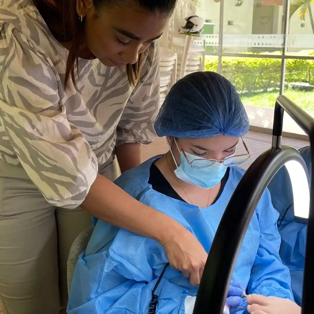Cursos VIP de uñas con Norela Morales