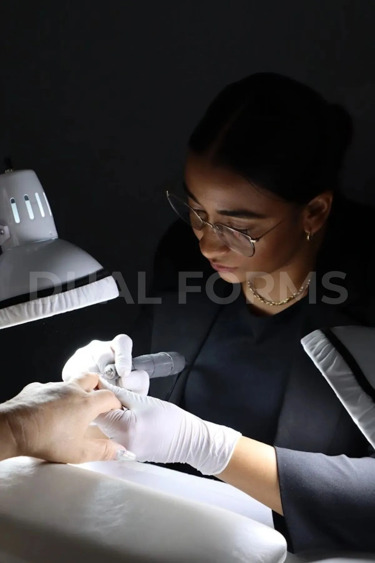 CURSO DE UÑAS DUAL FORMS EN MEDELLIN
