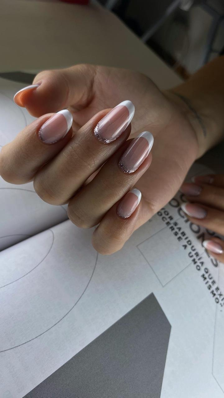 Formas de uñas: cómo elegir entre almendra, cuadrada, ovalada y coffin