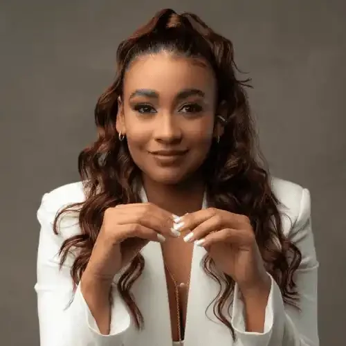 experta en uñas en medellin